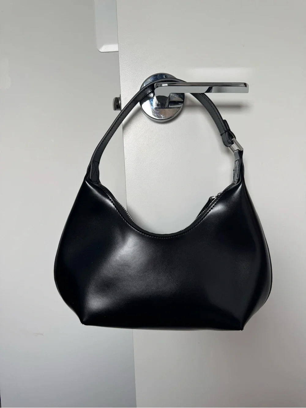 Brand New Black Hobo Shoulder Bag - Women - Picture 1 of 4